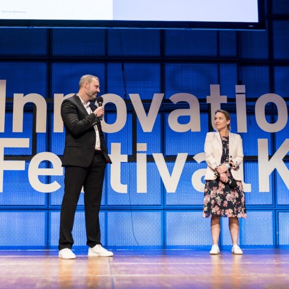 Podium von innovation festival ka
